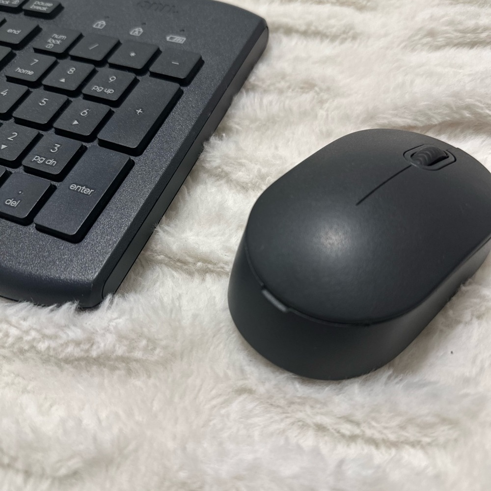 Onn Wireless Keyboard and Mouse with 5 Buttons